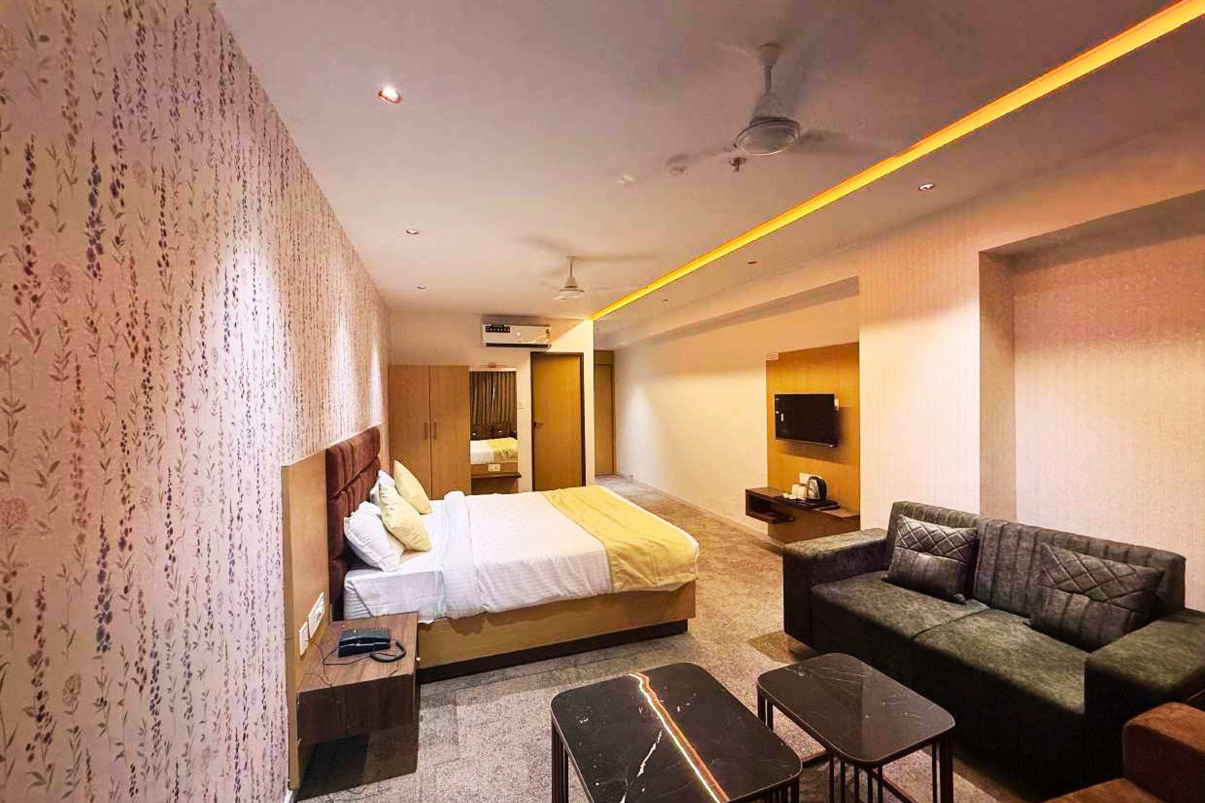 Suite (double occupancy), photo 2 of 3