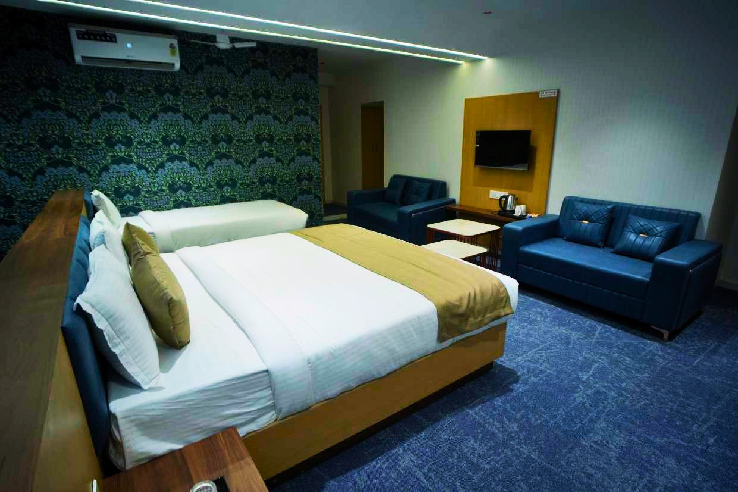 Suite (triple occupancy), photo 2 of 4